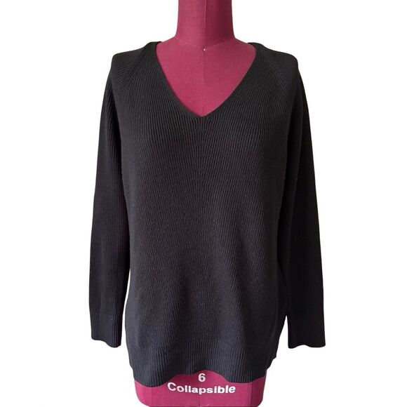 Athleta Refined V neck Sweater size M Black Merino wool Blend - Picture 2 of 9